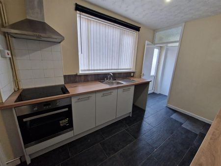 Wern Terrace, SA1 8NT, Swansea - Photo 2