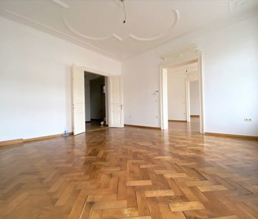 Provisionsfrei – Exklusive, wunderschöne 5-Zimmer-Altbauwohnung mit... - Foto 3