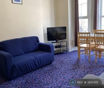 2 bedroom flat to rent - Photo 3