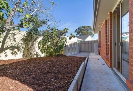 Modern Low Maintenance Living&excl; - Photo 2