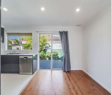 Spacious & Renovated Family Home for Rent! - Photo 5