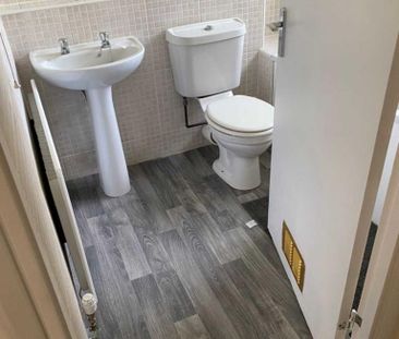 3 bedroom maisonette to rent - Photo 4