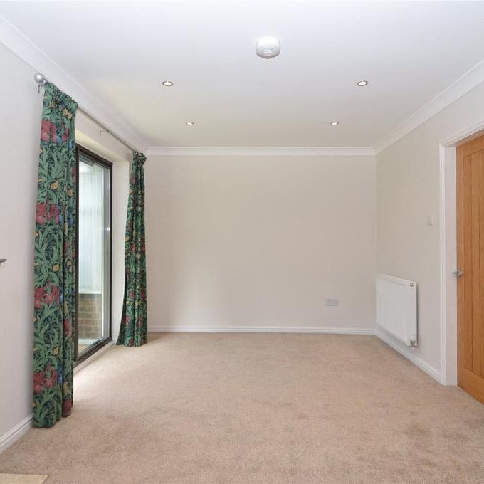 2 bedroom bungalow to rent - Photo 1
