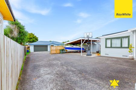 122 Hutchinson Avenue, New Lynn - Photo 2