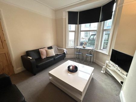 4 bedroom house to rent - Photo 2