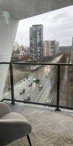 Coal harbour bedroom/women only - Photo 3