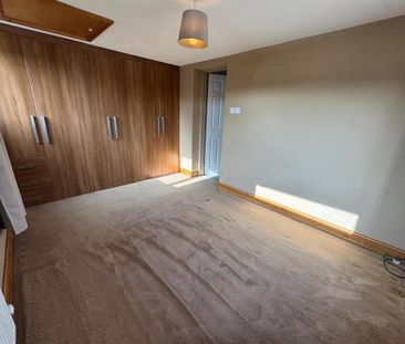 4 bedroom semi-detached house to rent - Photo 4