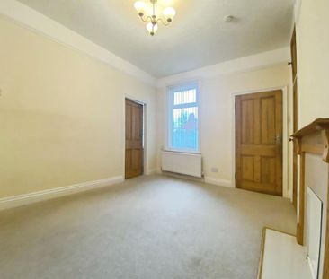 2 bedroom ground floor flat to rent - Photo 4