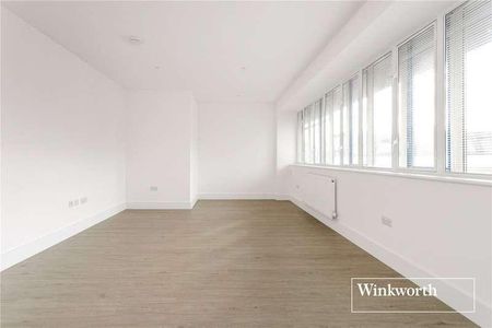 Arcadia Avenue, London, N3 - Photo 3