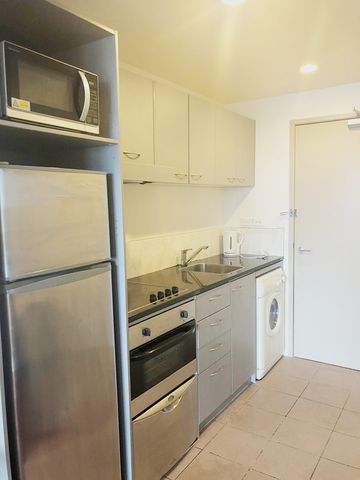 Popular Imperial Gardens apartment is waiting for new occupants! - Photo 4