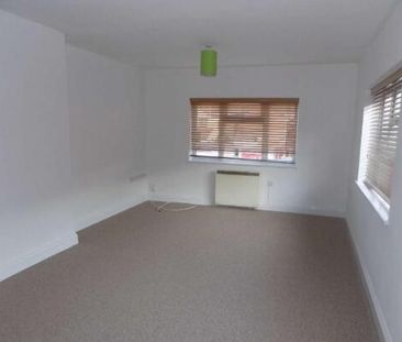 2 Bedroom Flat / Apartment - Cranbury Road, Eastleigh - Photo 3