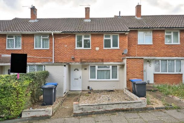 3 bedroom terraced house to rent - Photo 1