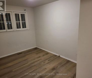 1645 BOWMANVILLE AVENUE - Photo 4