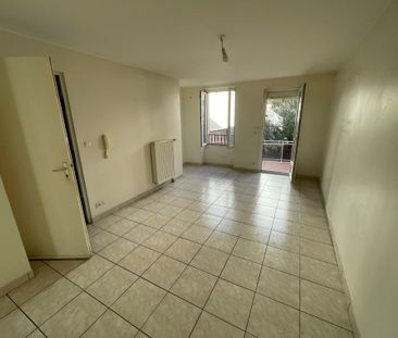 Location Appartement 2 pièces 40m² ROMANS SUR ISERE 26100 - Photo 2