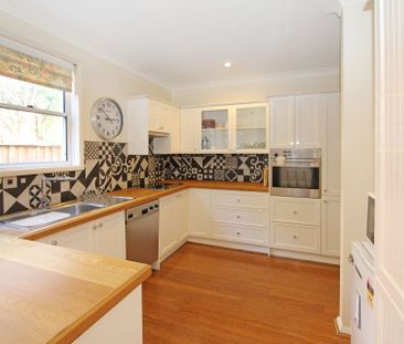 2/3 Hillview Crescent, The Hill NSW 2300 - Photo 1