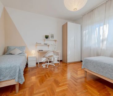 Via Cesare Cremonino, Padova, Veneto 35124 - Photo 2