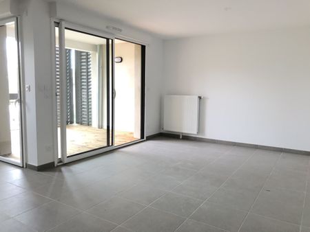 CASTANET TOLOSAN - Dans résidence neuve - Appartement T3 + terrasse + 2 parkings sous sol - Photo 2