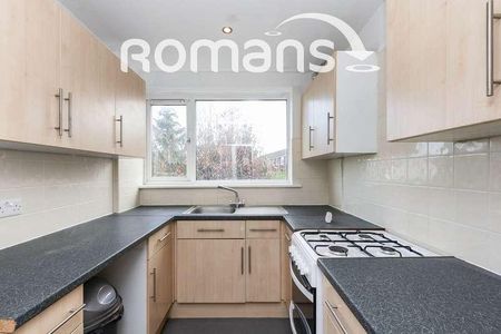 Dollis Drive, Farnham, GU9 - Photo 5