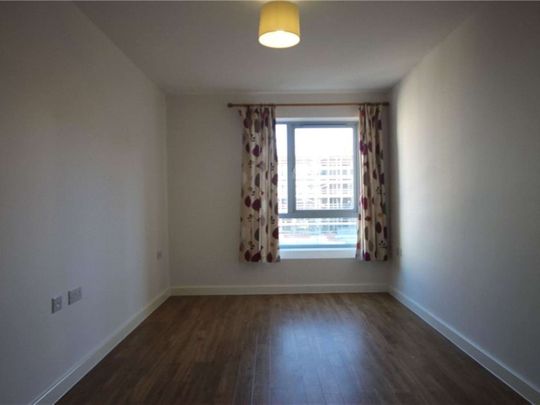 A bright and spacious furnished two bedroom - Photo 1