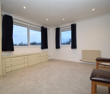 Marriott Grove, Wakefield - Photo 4