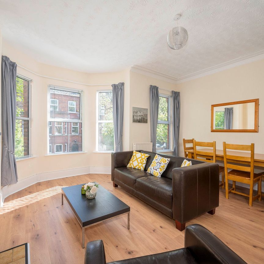 Apt 2 14 Glandore Gardens , Belfast, BT15 3FF - Photo 1