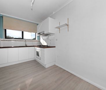 This great sized one-bedroom apartment is just what you've been sea... - Photo 1