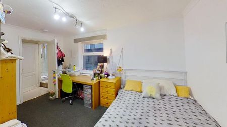 5 bedroom semi-detached house to rent - Photo 3