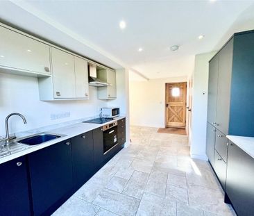 2 bedroom semi-detached house to rent - Photo 3