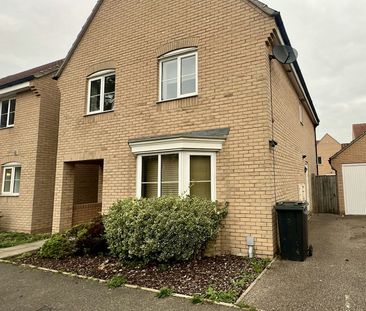 Semi-detached house to rent on - Photo 4