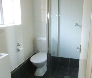 Neat One Bedroom Ground Floor Unit - Photo 5