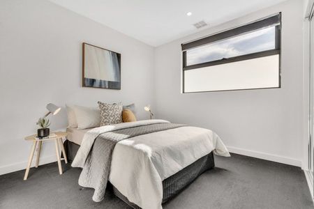 Preston's Best at Your Doorstep - Brilliant Location, Stylish Space - Photo 2