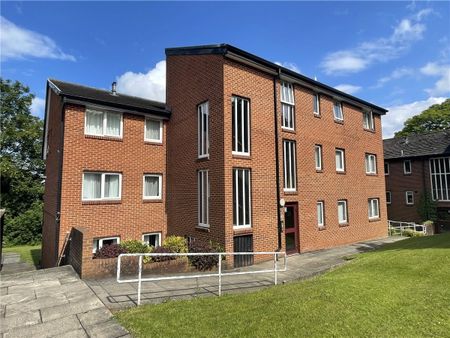 Available now, we offer to you a two bedroomed, ground floor apartment situated only a short walk away from the popular city centre of Ripon which provides a fantastic variety of amenities and shopping facilities. - Photo 4