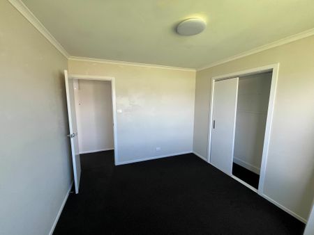 Spacious 4-Bedroom Family Home in Pukehangi - Photo 3