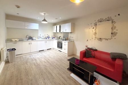 Guildford Road, Woking, Surrey, GU22 - Photo 5