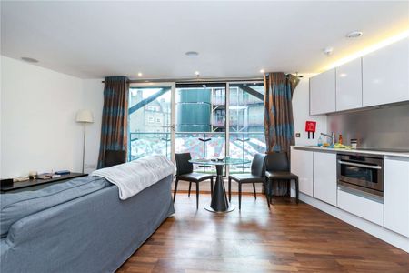 A one bedroom apartment, furnished and presented to the highest contemporary standard. - Photo 2
