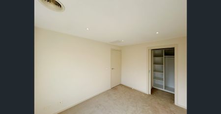 Stylish & Spacious Living in a Prime Location - Photo 4