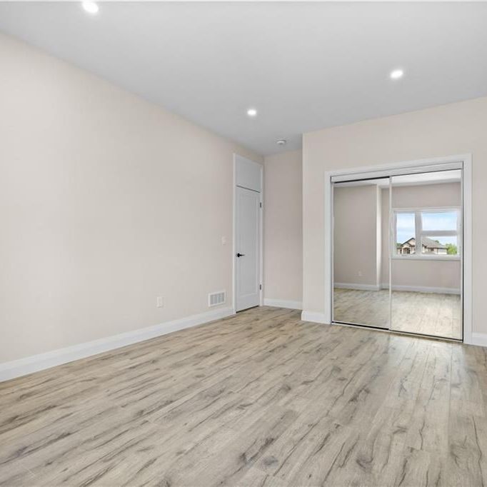 For Lease - 25 Sunview Drive, Norwich, Ontario - Photo 1