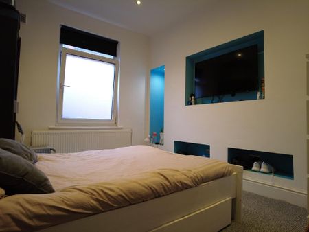 2 bedroom terraced house to rent - Photo 3