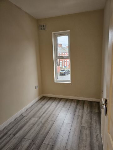 4 Bed Terraced House, East Road, M12 - Photo 5