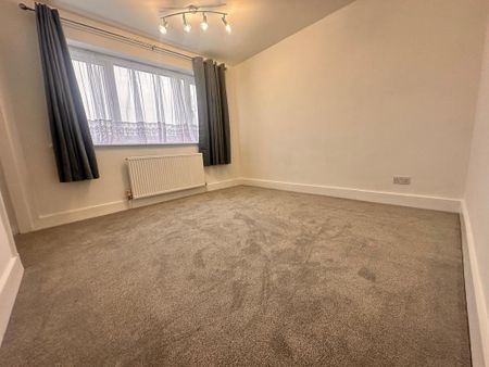 2 bedroom maisonette to rent - Photo 4