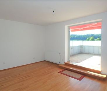 HELLE OBERGESCHOSSWOHNUNG MIT TERRASSE UND ÜBERDACHTEM PARKPLATZ - Photo 4