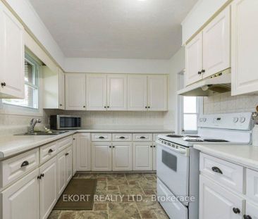 For Lease - 239 Dundas Street Unit# upper, Belleville, Ontario - Photo 2