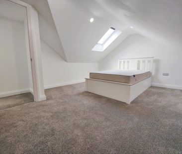 HaslucksGreenRoad, Shirley, SOLIHULL - Photo 2