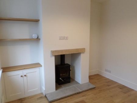 2 bedroom terraced house to rent - Photo 2