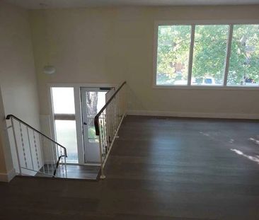 3bed duplex with own backyard & parking Huntington NW Nov 1 - Photo 2