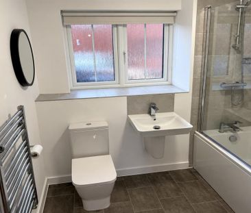 2 bedroom flat to rent - Photo 4