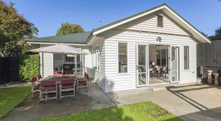 Easy living in Mt Eden - Photo 4