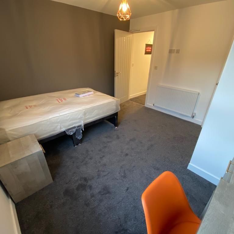 5 bedroom terraced house to rent - Photo 1