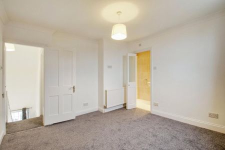 3 bedroom apartment to rent - Photo 3