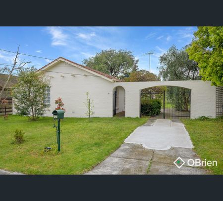 8 Netherbrae Court, Frankston, Vic 3199 - Photo 3